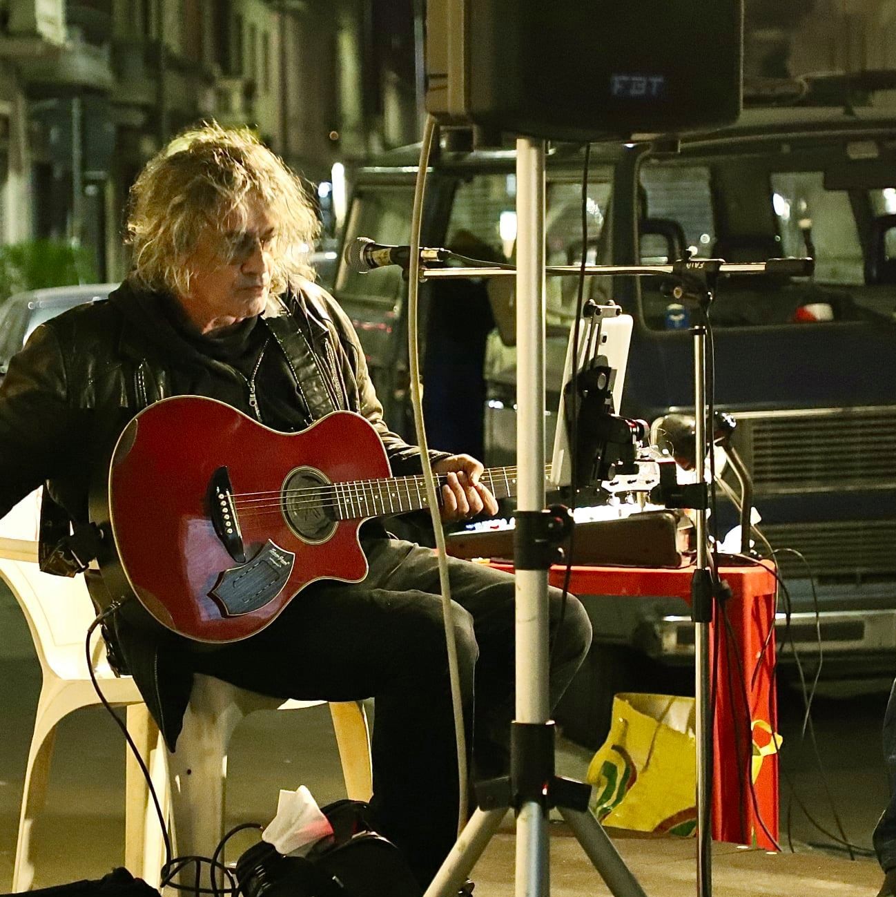 PAOLO NEGRI BUSKER